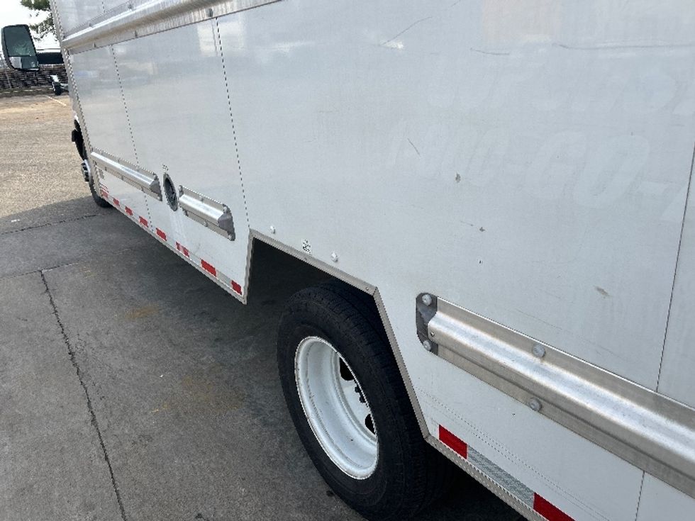 Light Duty Box Truck-Light and Medium Duty Trucks-GMC-2021-Savana G33903-Memphis-TN-120,237\n\t\tmiles-$ 26,750 - Image 5