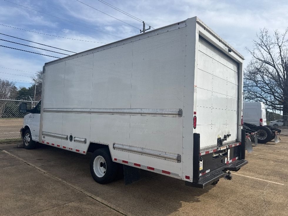 Light Duty Box Truck-Light and Medium Duty Trucks-GMC-2021-Savana G33903-Memphis-TN-120,237\n\t\tmiles-$ 26,750 - Image 6