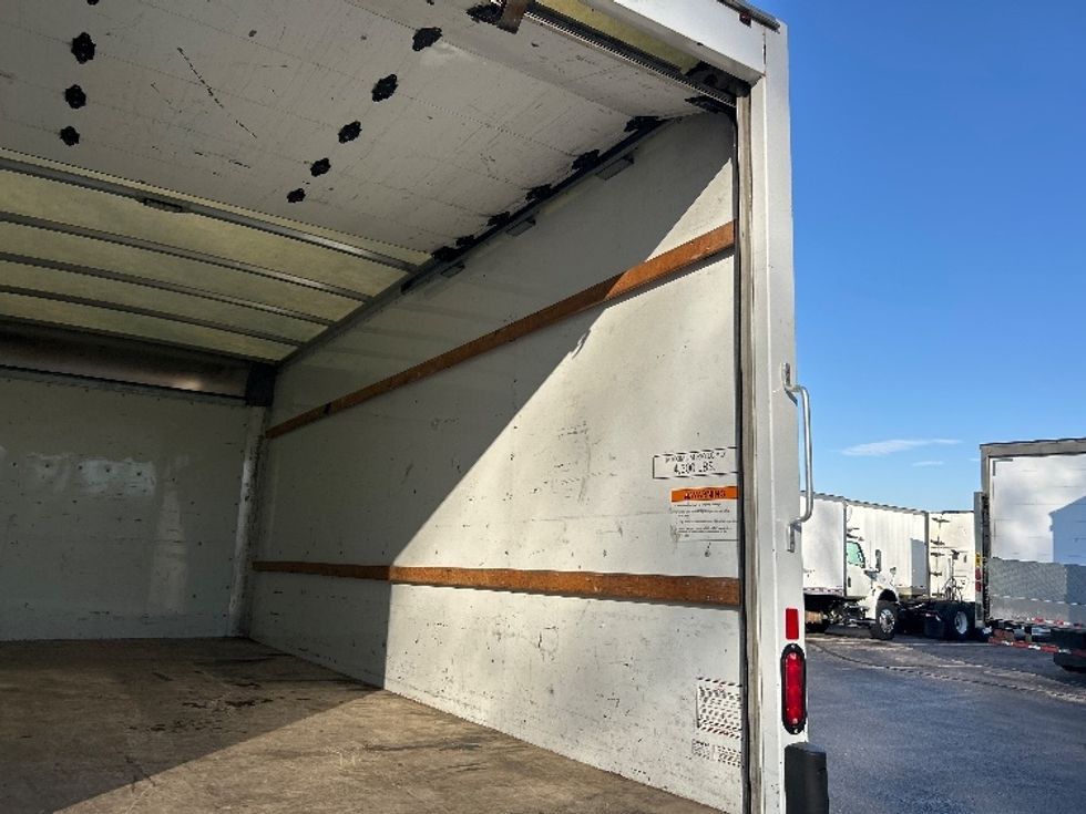 Light Duty Box Truck-Light and Medium Duty Trucks-GMC-2021-Savana G33903-Memphis-TN-122,877\n\t\tmiles-$ 26,500 - Image 12