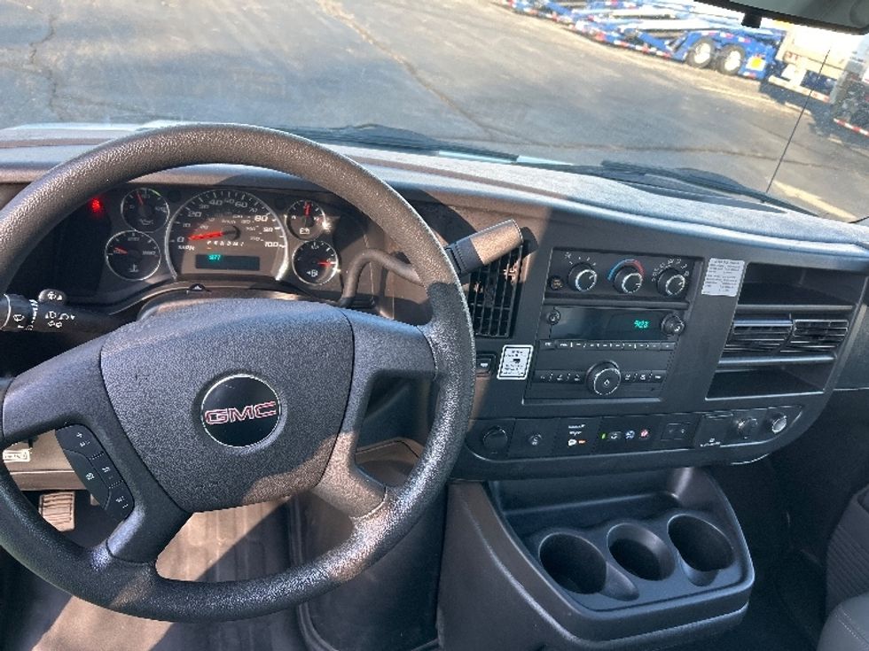 Light Duty Box Truck-Light and Medium Duty Trucks-GMC-2021-Savana G33903-Memphis-TN-122,877\n\t\tmiles-$ 26,500 - Image 18