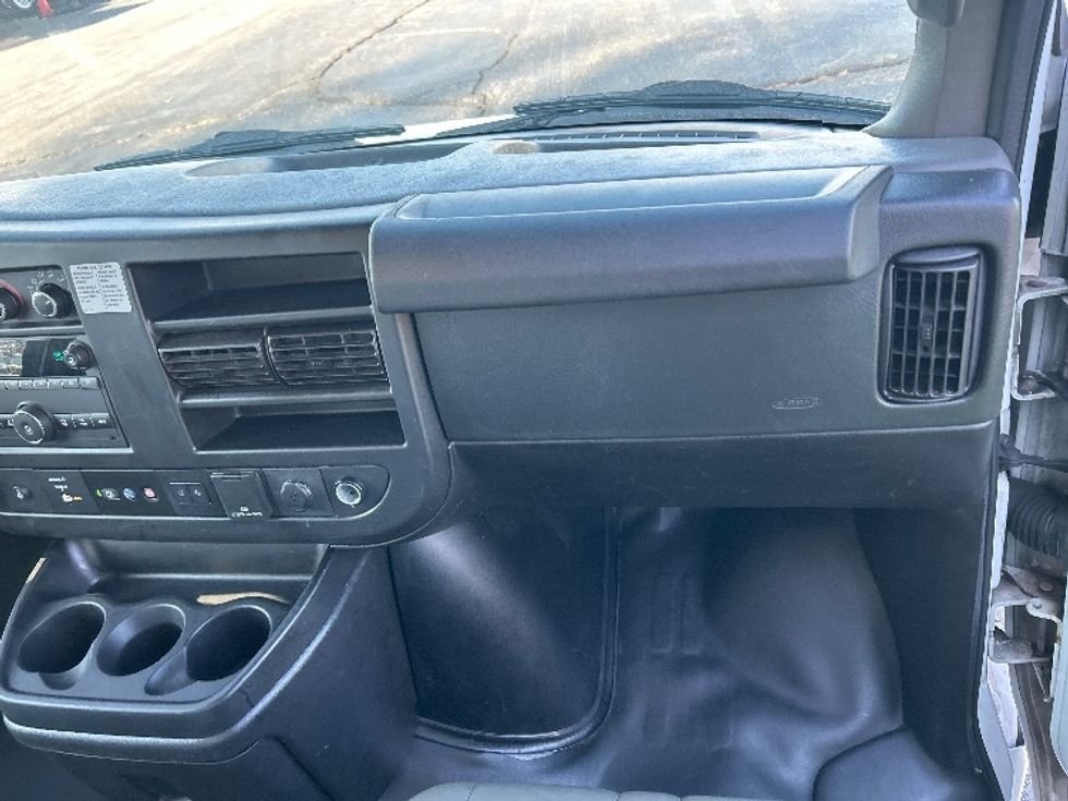 Light Duty Box Truck-Light and Medium Duty Trucks-GMC-2021-Savana G33903-Memphis-TN-122,877\n\t\tmiles-$ 26,500 - Image 21