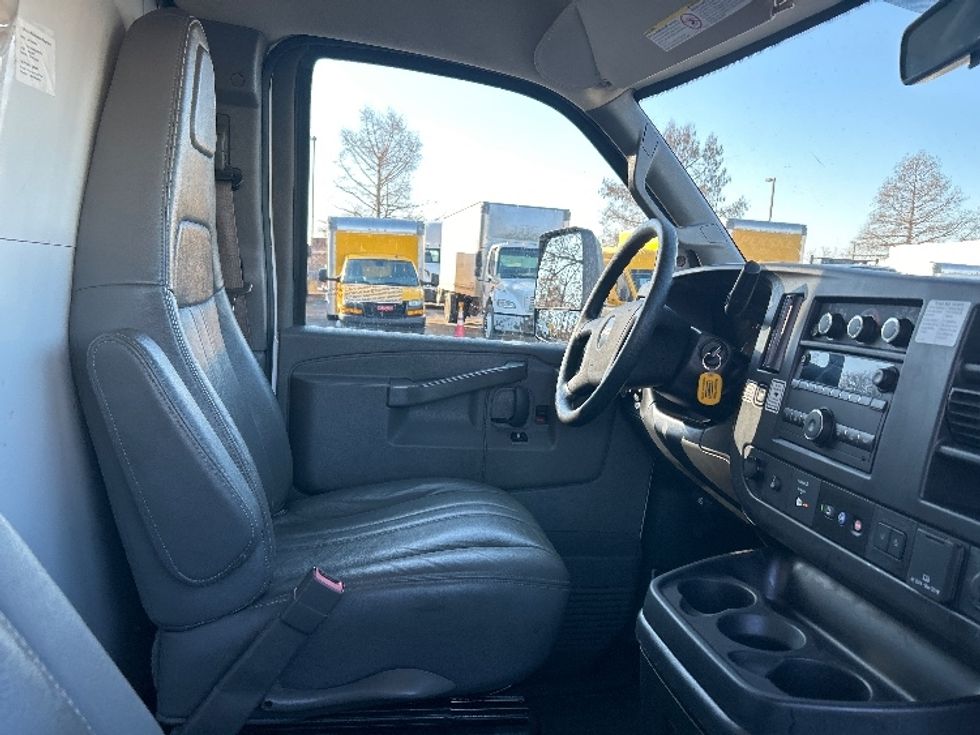 Light Duty Box Truck-Light and Medium Duty Trucks-GMC-2021-Savana G33903-Memphis-TN-122,877\n\t\tmiles-$ 26,500 - Image 22