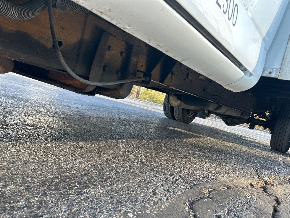 Light Duty Box Truck-Light and Medium Duty Trucks-GMC-2021-Savana G33903-Memphis-TN-122,877\n\t\tmiles-$ 26,500 - Image 5