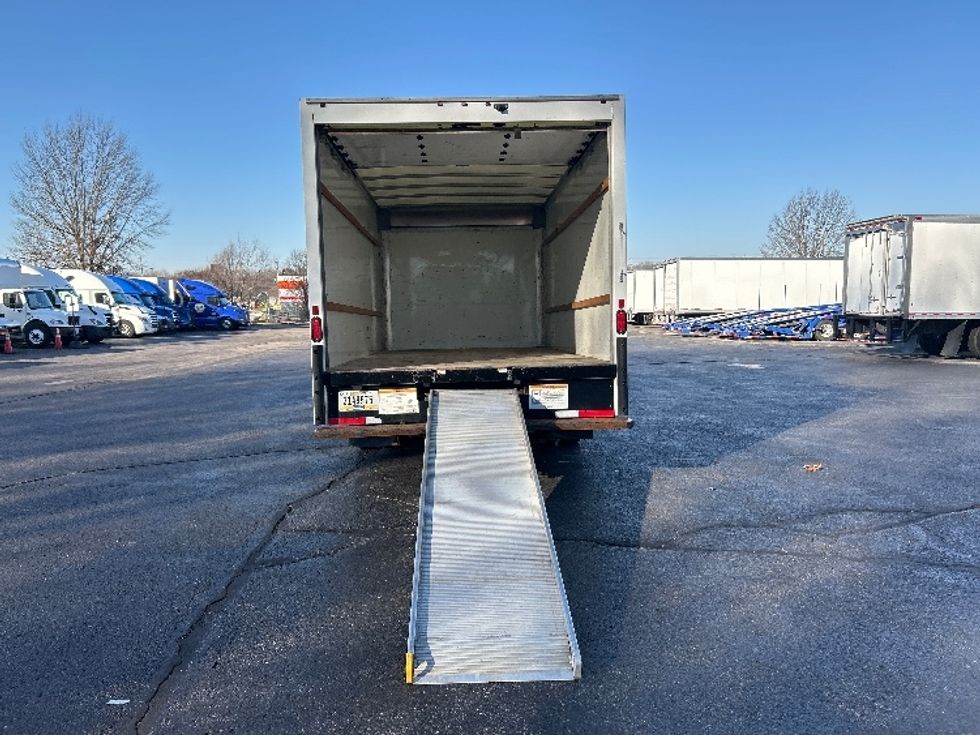 Light Duty Box Truck-Light and Medium Duty Trucks-GMC-2021-Savana G33903-Memphis-TN-122,877\n\t\tmiles-$ 26,500 - Image 9