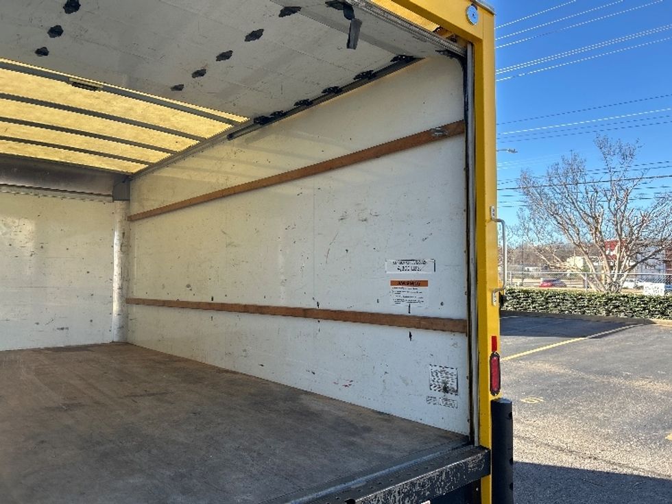 Light Duty Box Truck-Light and Medium Duty Trucks-GMC-2021-Savana G33903-Memphis-TN-70,637\n\t\tmiles-$ 29,500 - Image 12