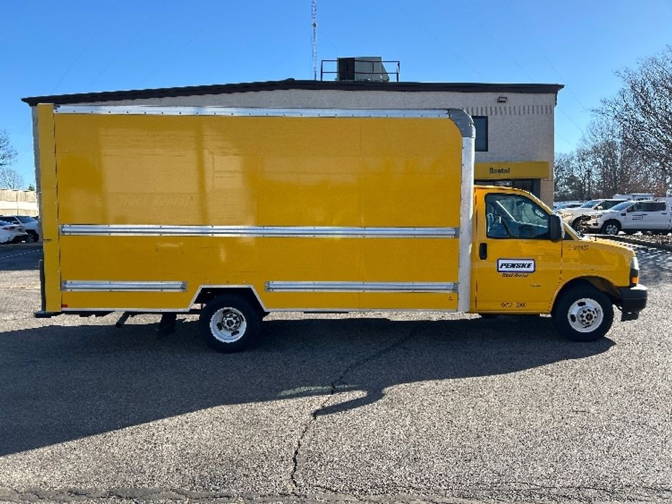 Light Duty Box Truck-Light and Medium Duty Trucks-GMC-2021-Savana G33903-Memphis-TN-70,637\n\t\tmiles-$ 29,500 - Image 15
