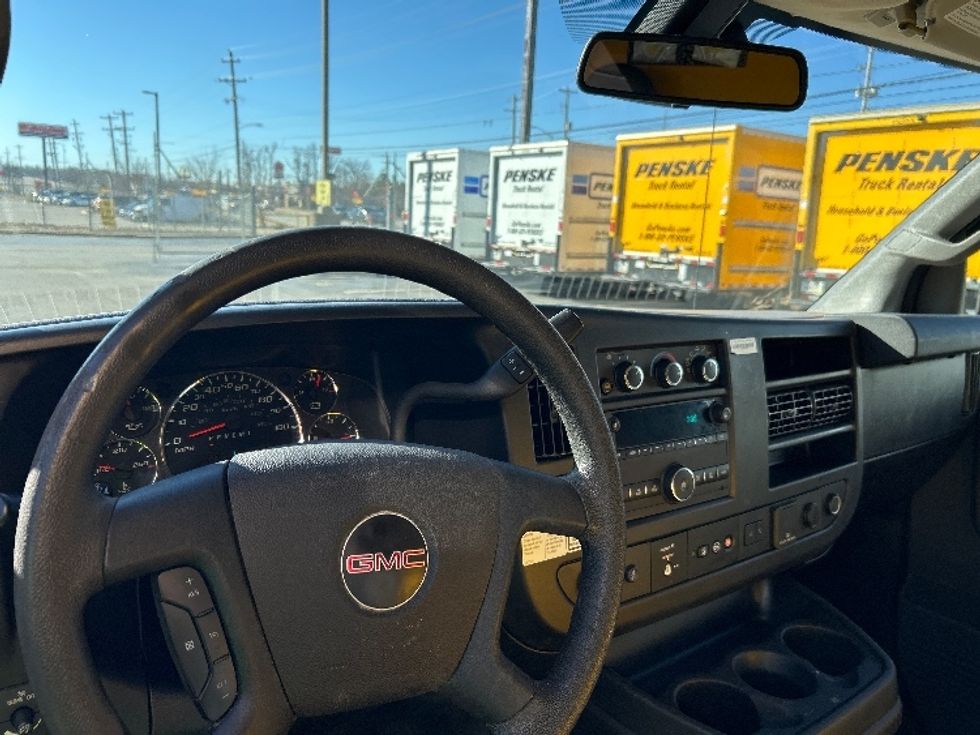 Light Duty Box Truck-Light and Medium Duty Trucks-GMC-2021-Savana G33903-Memphis-TN-70,637\n\t\tmiles-$ 29,500 - Image 17