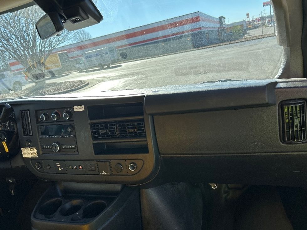 Light Duty Box Truck-Light and Medium Duty Trucks-GMC-2021-Savana G33903-Memphis-TN-70,637\n\t\tmiles-$ 29,500 - Image 21