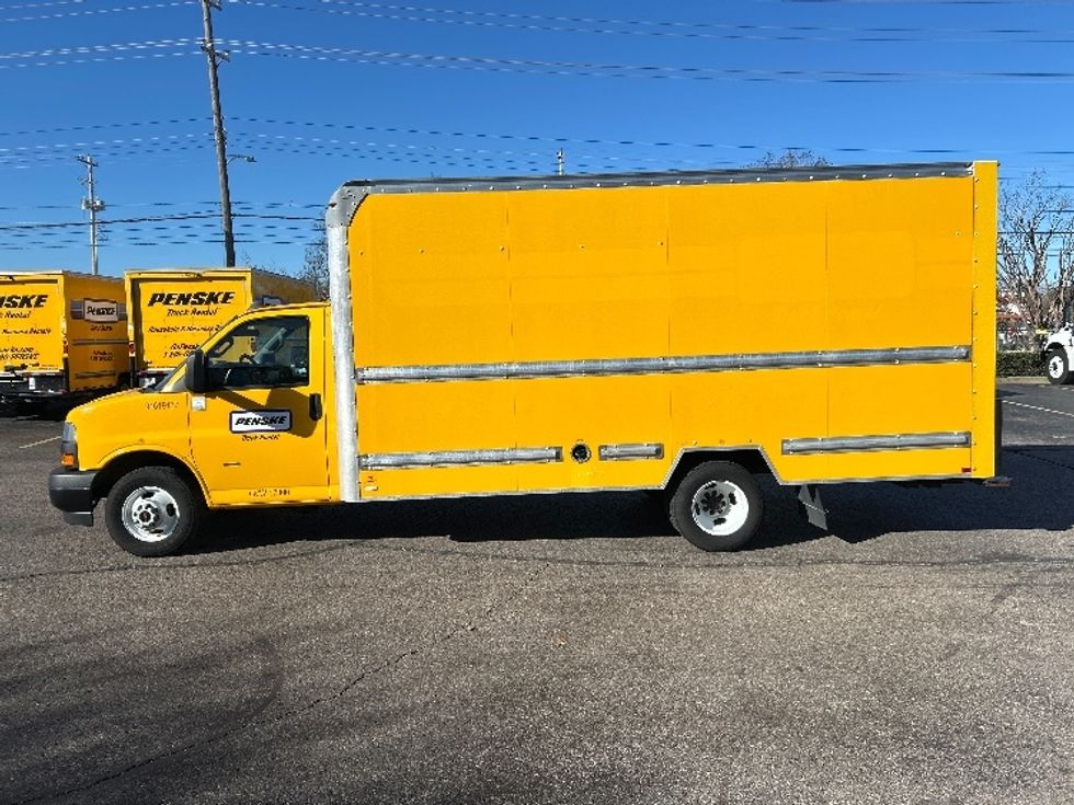 Light Duty Box Truck-Light and Medium Duty Trucks-GMC-2021-Savana G33903-Memphis-TN-70,637\n\t\tmiles-$ 29,500 - Image 4