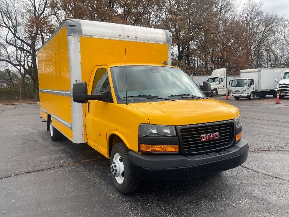 Light Duty Box Truck-Light and Medium Duty Trucks-GMC-2021-Savana G33903-Memphis-TN-86,072\n\t\tmiles-$ 27,750 - Image 1