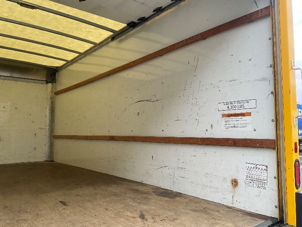 Light Duty Box Truck-Light and Medium Duty Trucks-GMC-2021-Savana G33903-Memphis-TN-86,072\n\t\tmiles-$ 27,750 - Image 12