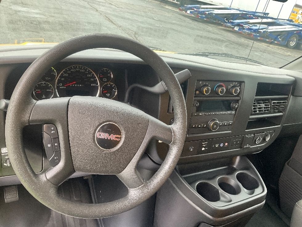 Light Duty Box Truck-Light and Medium Duty Trucks-GMC-2021-Savana G33903-Memphis-TN-86,072\n\t\tmiles-$ 27,750 - Image 18