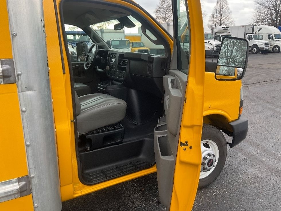 Light Duty Box Truck-Light and Medium Duty Trucks-GMC-2021-Savana G33903-Memphis-TN-86,072\n\t\tmiles-$ 27,750 - Image 20