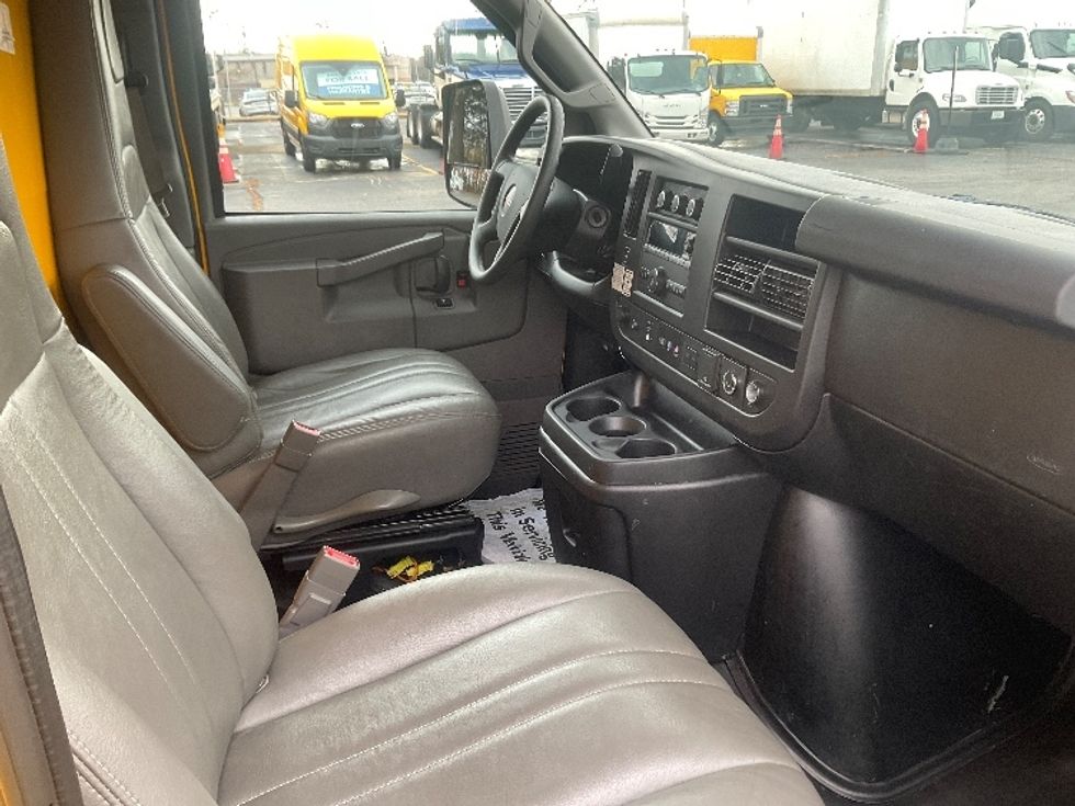 Light Duty Box Truck-Light and Medium Duty Trucks-GMC-2021-Savana G33903-Memphis-TN-86,072\n\t\tmiles-$ 27,750 - Image 22