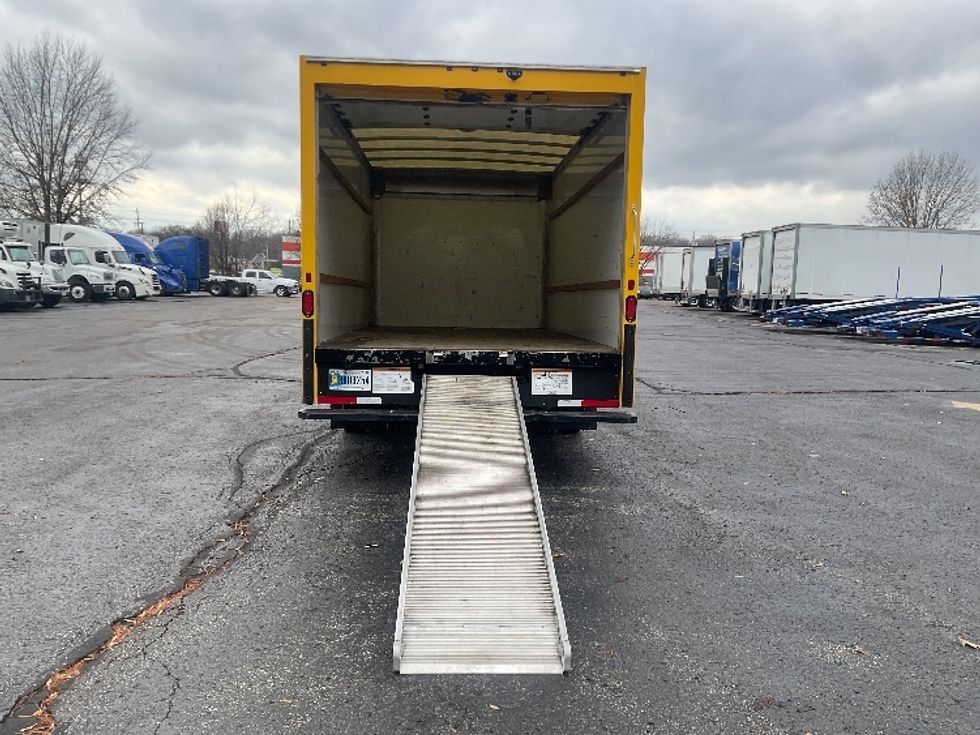 Light Duty Box Truck-Light and Medium Duty Trucks-GMC-2021-Savana G33903-Memphis-TN-86,072\n\t\tmiles-$ 27,750 - Image 9