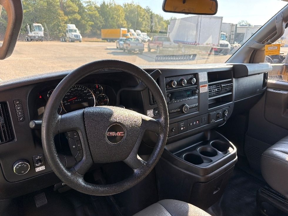 Light Duty Box Truck-Light and Medium Duty Trucks-GMC-2021-Savana G33903-Memphis-TN-88,967\n\t\tmiles-$ 27,250 - Image 17