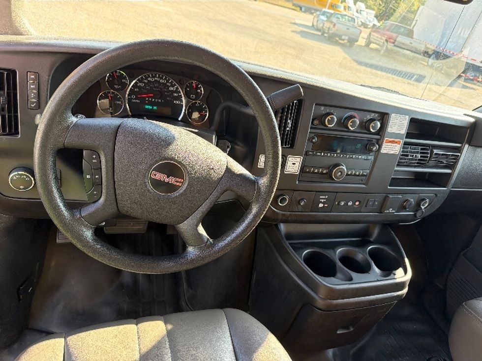 Light Duty Box Truck-Light and Medium Duty Trucks-GMC-2021-Savana G33903-Memphis-TN-88,967\n\t\tmiles-$ 27,250 - Image 18