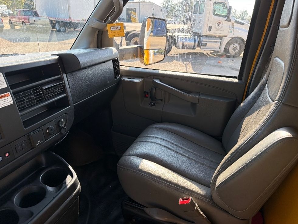 Light Duty Box Truck-Light and Medium Duty Trucks-GMC-2021-Savana G33903-Memphis-TN-88,967\n\t\tmiles-$ 27,250 - Image 19