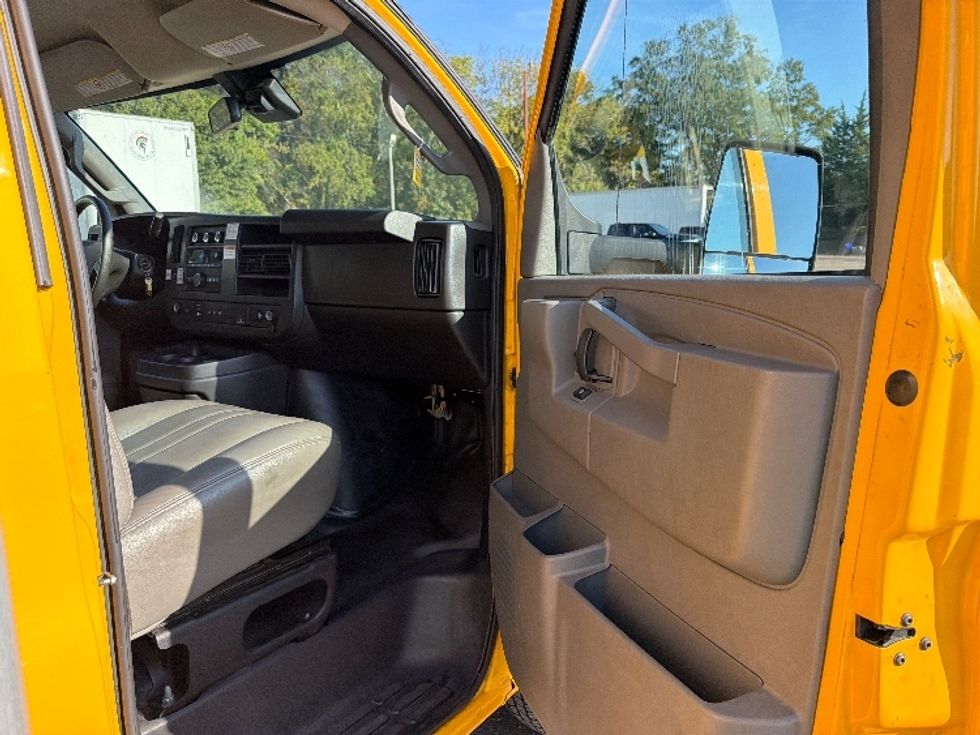 Light Duty Box Truck-Light and Medium Duty Trucks-GMC-2021-Savana G33903-Memphis-TN-88,967\n\t\tmiles-$ 27,250 - Image 20