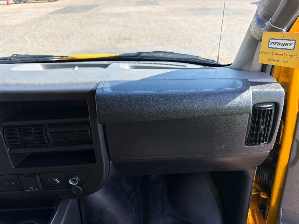 Light Duty Box Truck-Light and Medium Duty Trucks-GMC-2021-Savana G33903-Memphis-TN-88,967\n\t\tmiles-$ 27,250 - Image 21