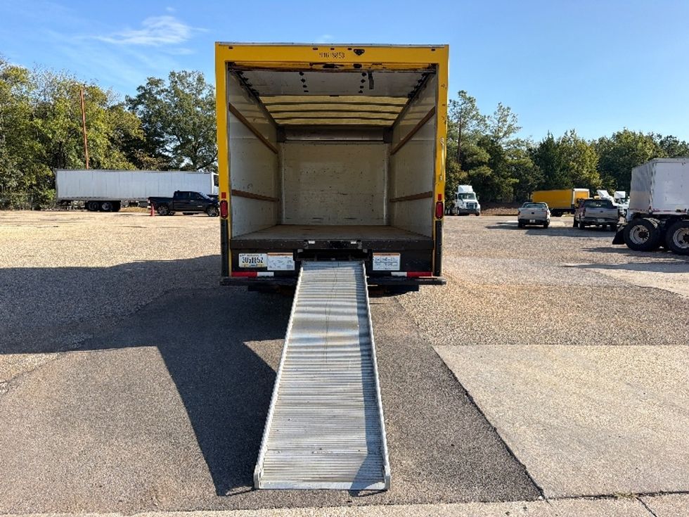 Light Duty Box Truck-Light and Medium Duty Trucks-GMC-2021-Savana G33903-Memphis-TN-88,967\n\t\tmiles-$ 27,250 - Image 9