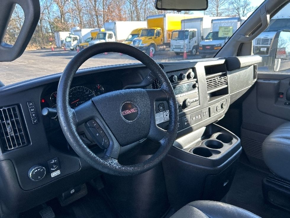 Light Duty Box Truck-Light and Medium Duty Trucks-GMC-2021-Savana G33903-Memphis-TN-89,243\n\t\tmiles-$ 30,250 - Image 17