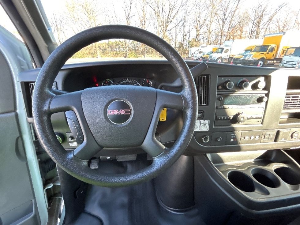 Light Duty Box Truck-Light and Medium Duty Trucks-GMC-2021-Savana G33903-Memphis-TN-89,243\n\t\tmiles-$ 30,250 - Image 18