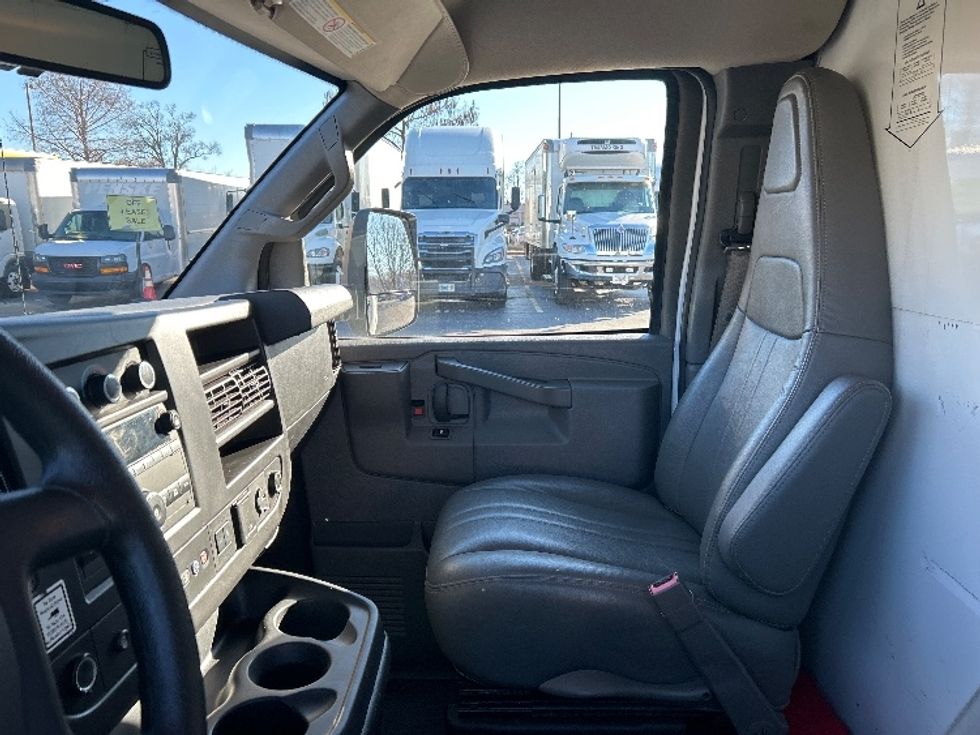 Light Duty Box Truck-Light and Medium Duty Trucks-GMC-2021-Savana G33903-Memphis-TN-89,243\n\t\tmiles-$ 30,250 - Image 19