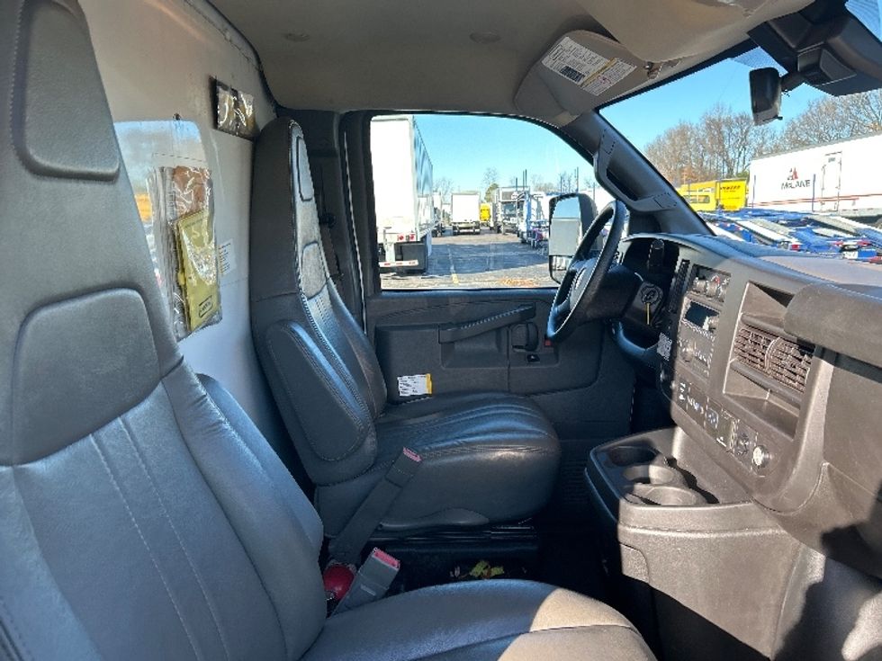 Light Duty Box Truck-Light and Medium Duty Trucks-GMC-2021-Savana G33903-Memphis-TN-89,243\n\t\tmiles-$ 30,250 - Image 22