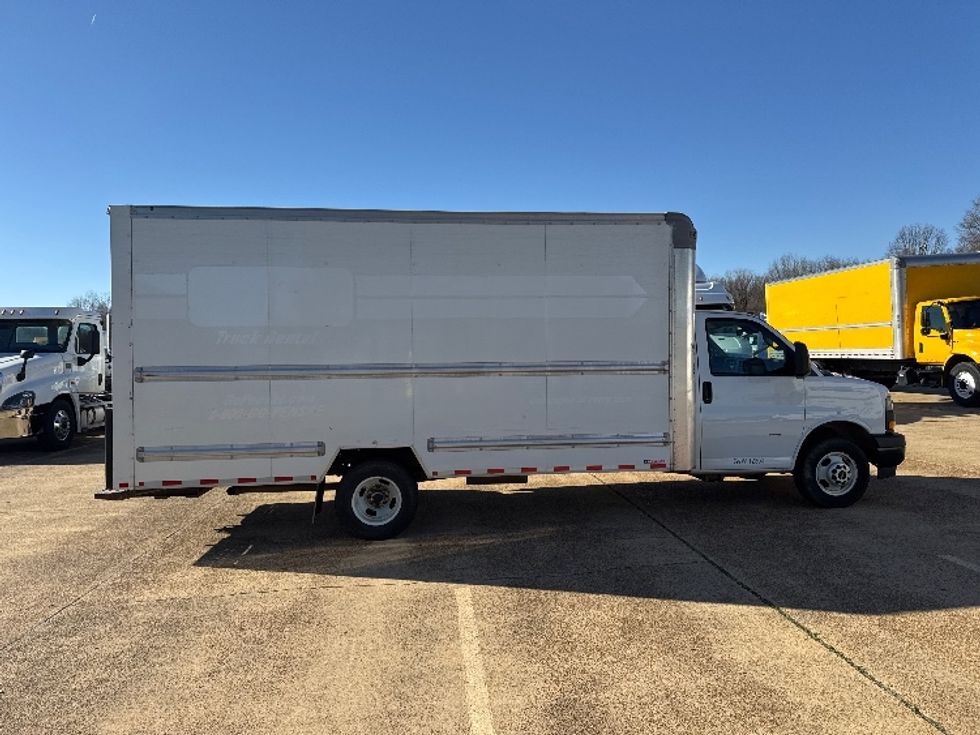 Light Duty Box Truck-Light and Medium Duty Trucks-GMC-2021-Savana G33903-Memphis-TN-91,107\n\t\tmiles-$ 30,000 - Image 15