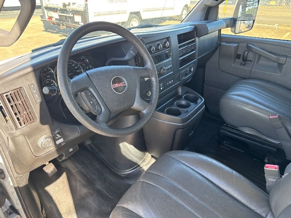 Light Duty Box Truck-Light and Medium Duty Trucks-GMC-2021-Savana G33903-Memphis-TN-91,107\n\t\tmiles-$ 30,000 - Image 17