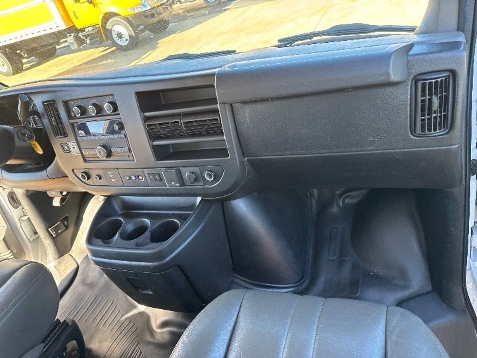 Light Duty Box Truck-Light and Medium Duty Trucks-GMC-2021-Savana G33903-Memphis-TN-91,107\n\t\tmiles-$ 30,000 - Image 21