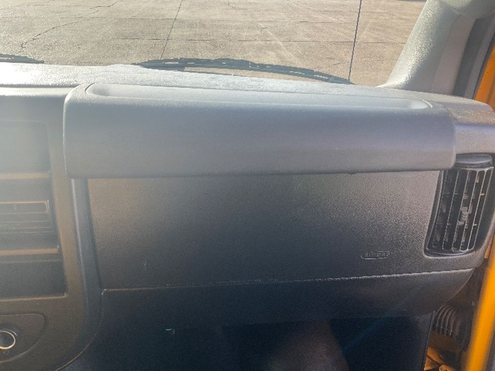 Light Duty Box Truck-Light and Medium Duty Trucks-GMC-2021-Savana G33903-Memphis-TN-95,194\n\t\tmiles-$ 26,750 - Image 21