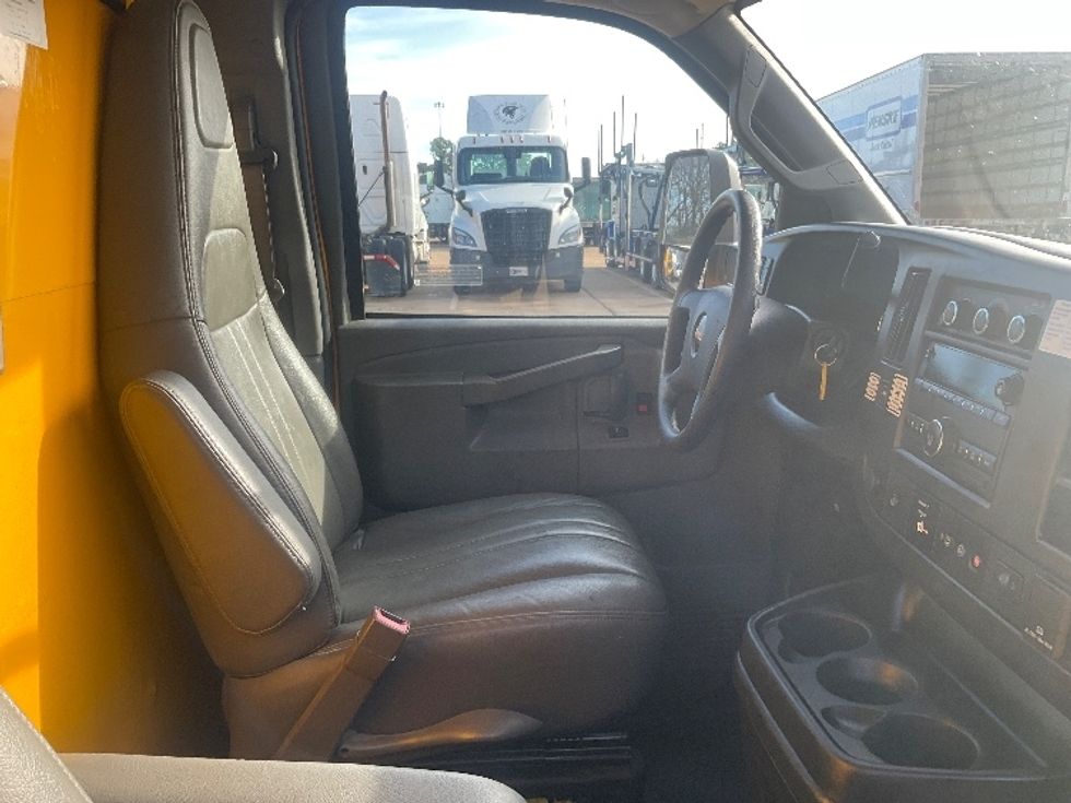 Light Duty Box Truck-Light and Medium Duty Trucks-GMC-2021-Savana G33903-Memphis-TN-95,194\n\t\tmiles-$ 26,750 - Image 22