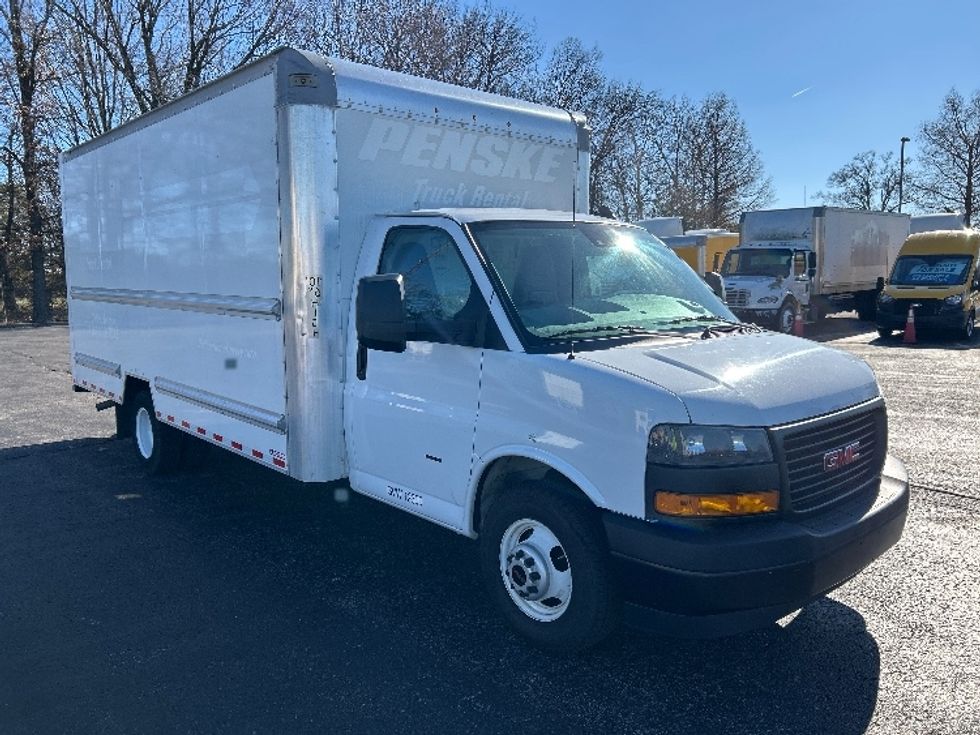 Light Duty Box Truck-Light and Medium Duty Trucks-GMC-2021-Savana G33903-Memphis-TN-97,359\n\t\tmiles-$ 29,500 - Image 1