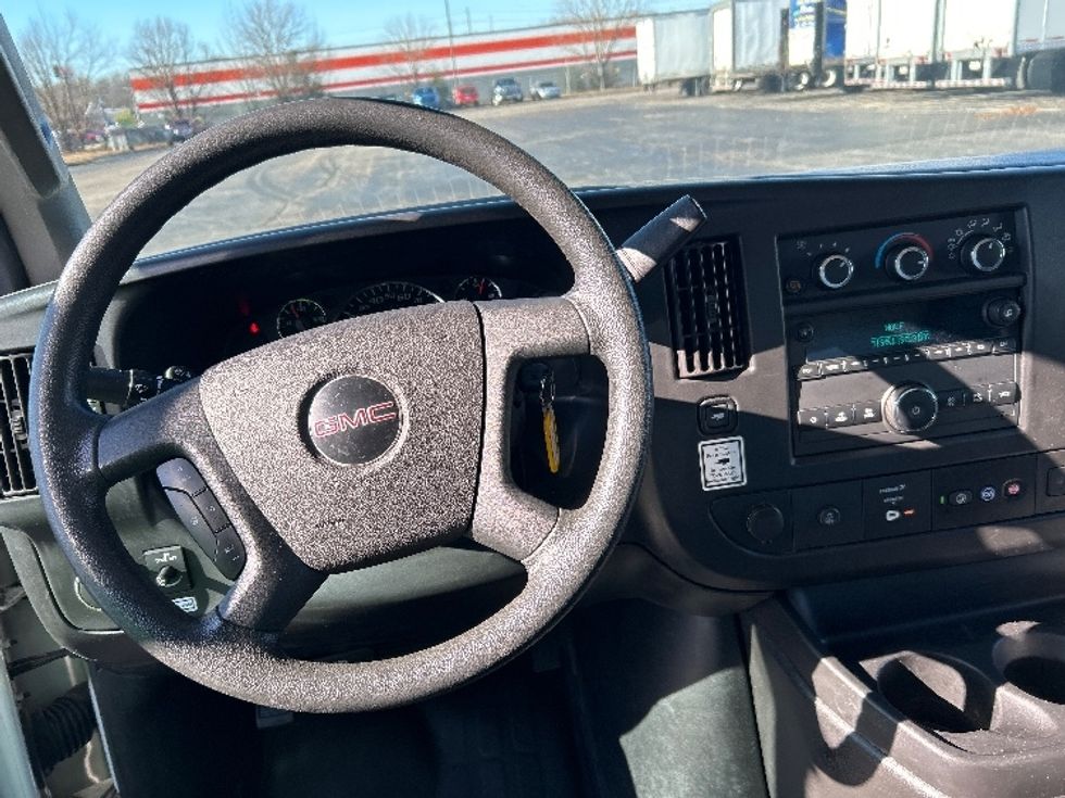 Light Duty Box Truck-Light and Medium Duty Trucks-GMC-2021-Savana G33903-Memphis-TN-97,359\n\t\tmiles-$ 29,500 - Image 18