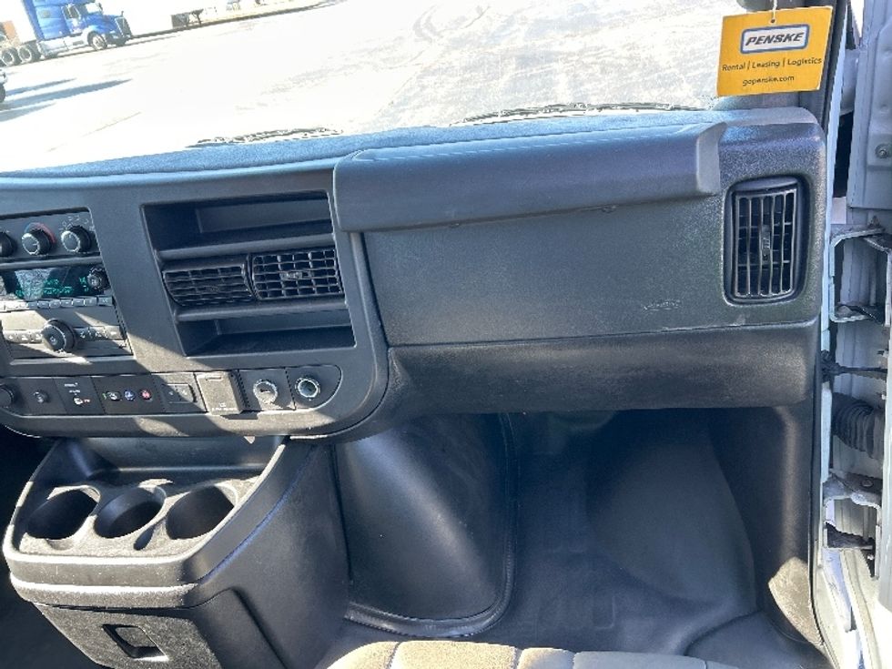 Light Duty Box Truck-Light and Medium Duty Trucks-GMC-2021-Savana G33903-Memphis-TN-97,359\n\t\tmiles-$ 29,500 - Image 21