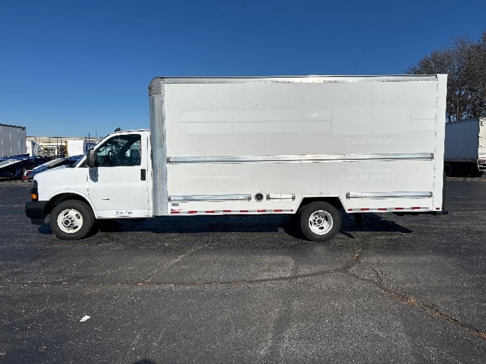 Light Duty Box Truck-Light and Medium Duty Trucks-GMC-2021-Savana G33903-Memphis-TN-97,359\n\t\tmiles-$ 29,500 - Image 4