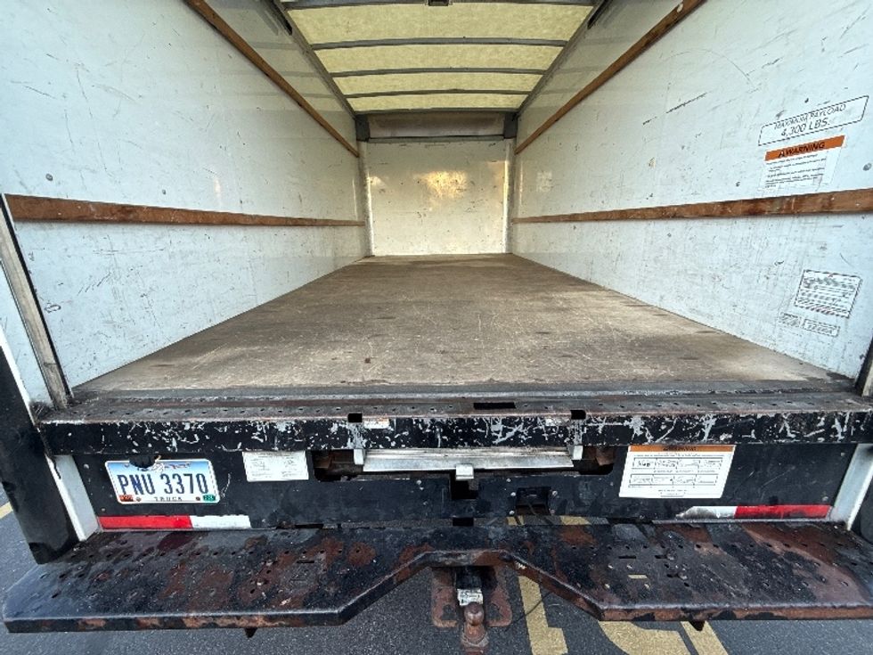 Light Duty Box Truck-Light and Medium Duty Trucks-GMC-2021-Savana G33903-Middlefield-OH-100,192\n\t\tmiles-$ 29,000 - Image 10