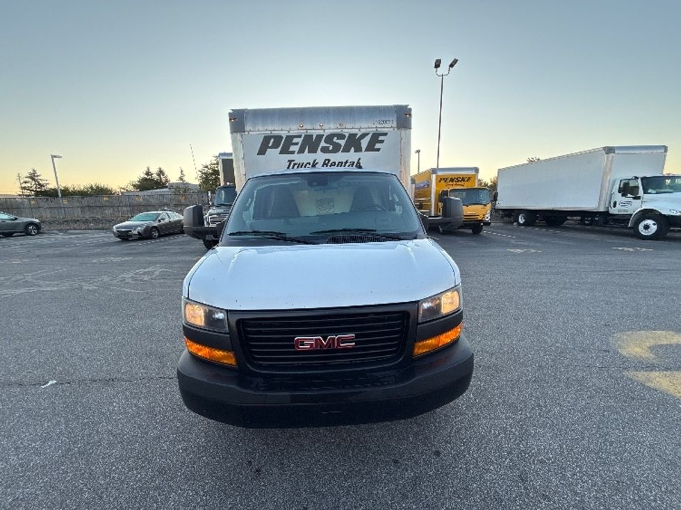 Light Duty Box Truck-Light and Medium Duty Trucks-GMC-2021-Savana G33903-Middlefield-OH-100,192\n\t\tmiles-$ 29,000 - Image 2