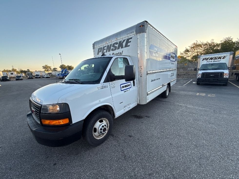 Light Duty Box Truck-Light and Medium Duty Trucks-GMC-2021-Savana G33903-Middlefield-OH-100,192\n\t\tmiles-$ 29,000 - Image 3
