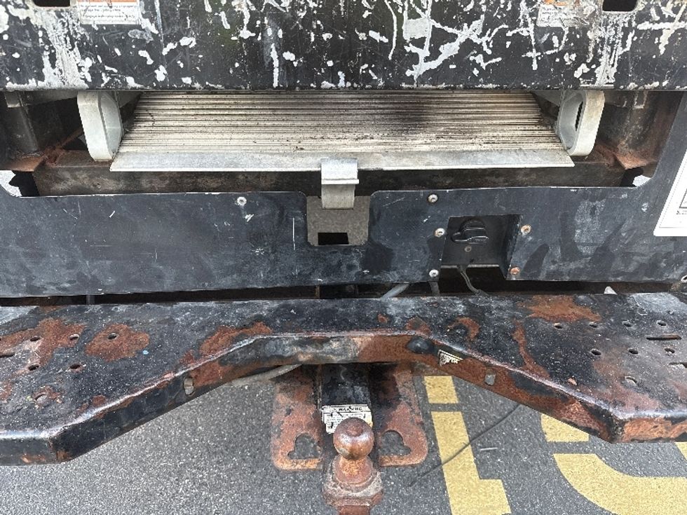 Light Duty Box Truck-Light and Medium Duty Trucks-GMC-2021-Savana G33903-Middlefield-OH-100,192\n\t\tmiles-$ 29,000 - Image 9
