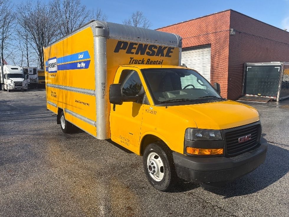Light Duty Box Truck-Light and Medium Duty Trucks-GMC-2021-Savana G33903-Middlefield-OH-101,965\n\t\tmiles-$ 26,000 - Image 1