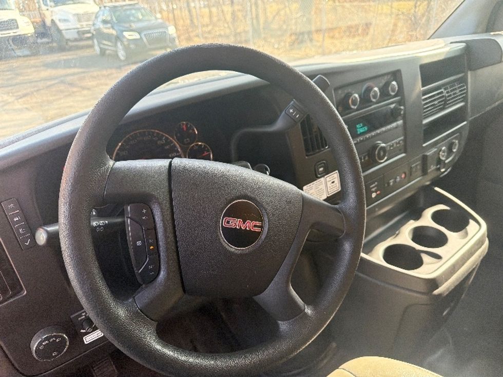 Light Duty Box Truck-Light and Medium Duty Trucks-GMC-2021-Savana G33903-Middlefield-OH-101,965\n\t\tmiles-$ 26,000 - Image 13