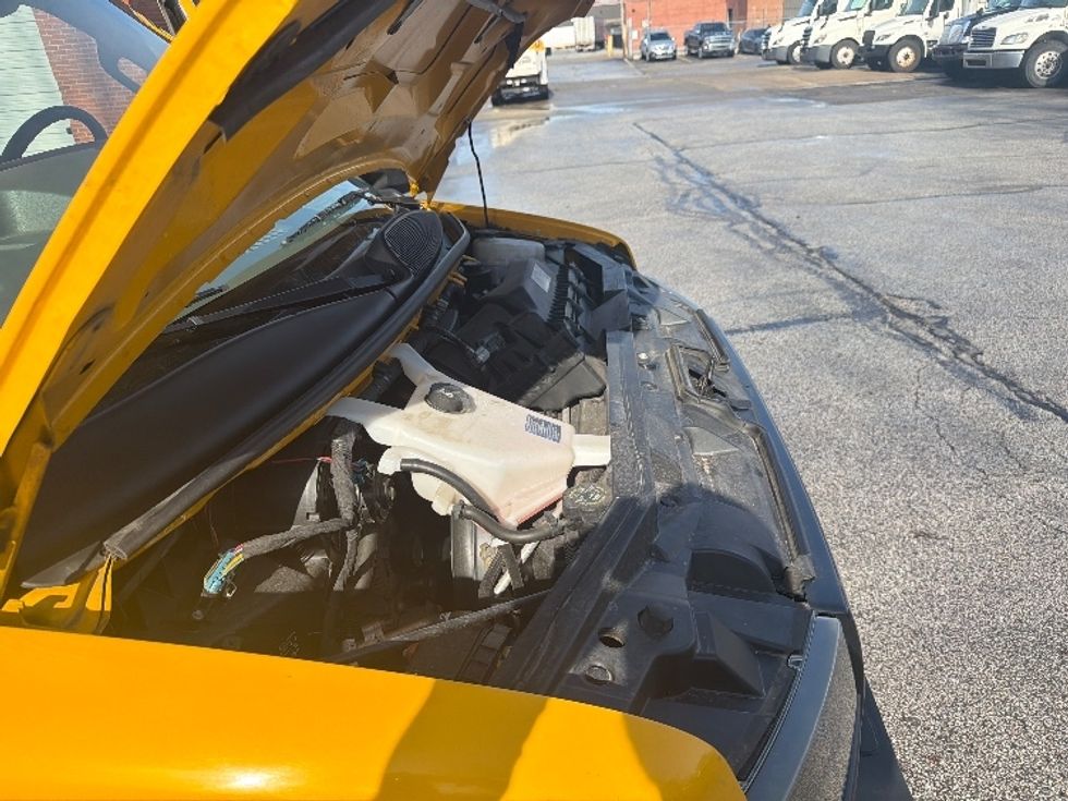 Light Duty Box Truck-Light and Medium Duty Trucks-GMC-2021-Savana G33903-Middlefield-OH-101,965\n\t\tmiles-$ 26,000 - Image 18