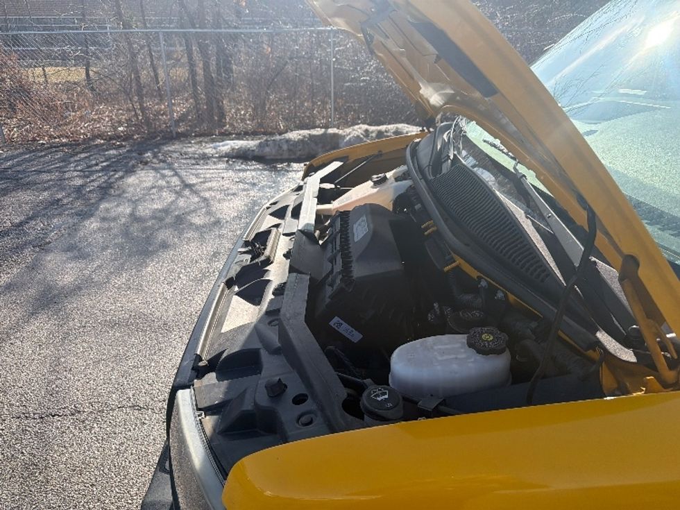 Light Duty Box Truck-Light and Medium Duty Trucks-GMC-2021-Savana G33903-Middlefield-OH-101,965\n\t\tmiles-$ 26,000 - Image 19