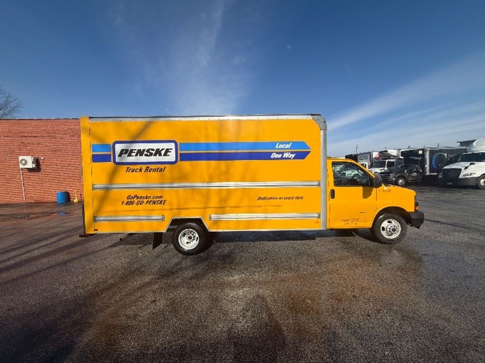 Light Duty Box Truck-Light and Medium Duty Trucks-GMC-2021-Savana G33903-Middlefield-OH-101,965\n\t\tmiles-$ 26,000 - Image 20