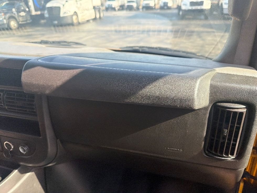 Light Duty Box Truck-Light and Medium Duty Trucks-GMC-2021-Savana G33903-Middlefield-OH-101,965\n\t\tmiles-$ 26,000 - Image 21