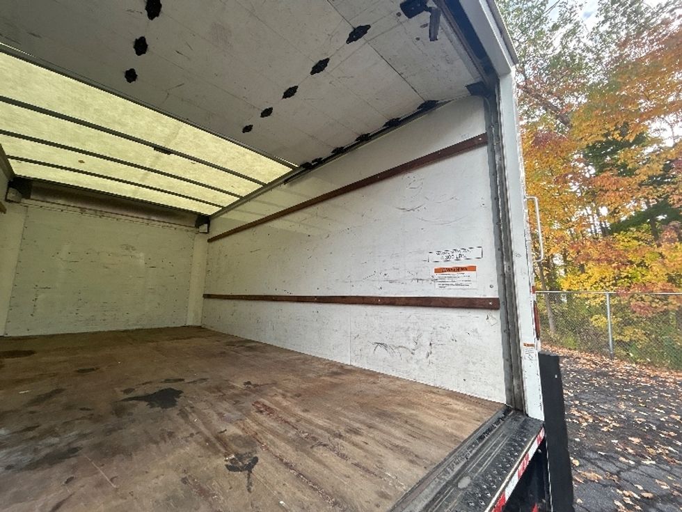 Light Duty Box Truck-Light and Medium Duty Trucks-GMC-2021-Savana G33903-Middlefield-OH-102,203\n\t\tmiles-$ 27,500 - Image 10