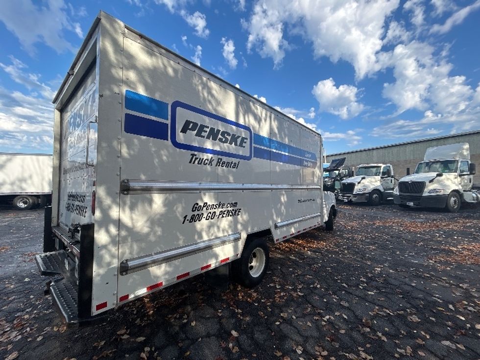 Light Duty Box Truck-Light and Medium Duty Trucks-GMC-2021-Savana G33903-Middlefield-OH-102,203\n\t\tmiles-$ 27,500 - Image 11